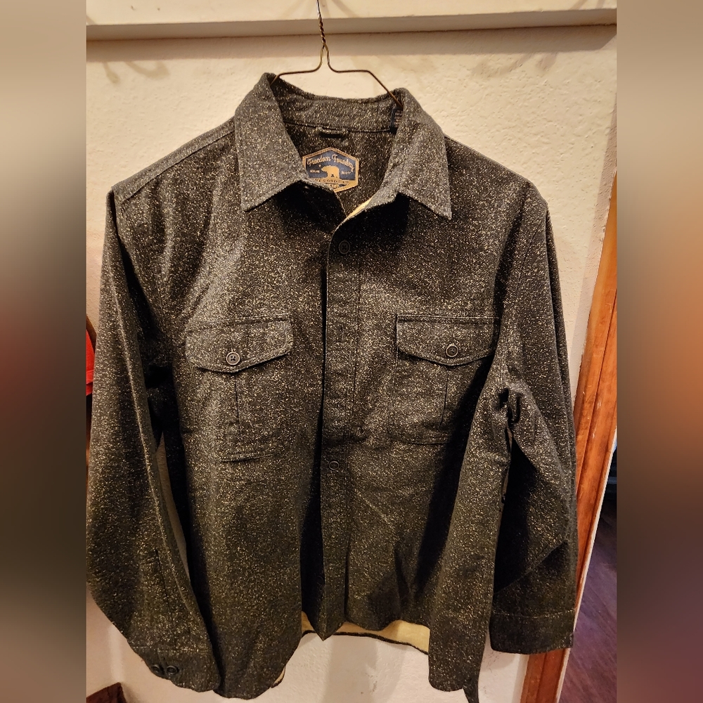Men's large Buttun Up thick soft